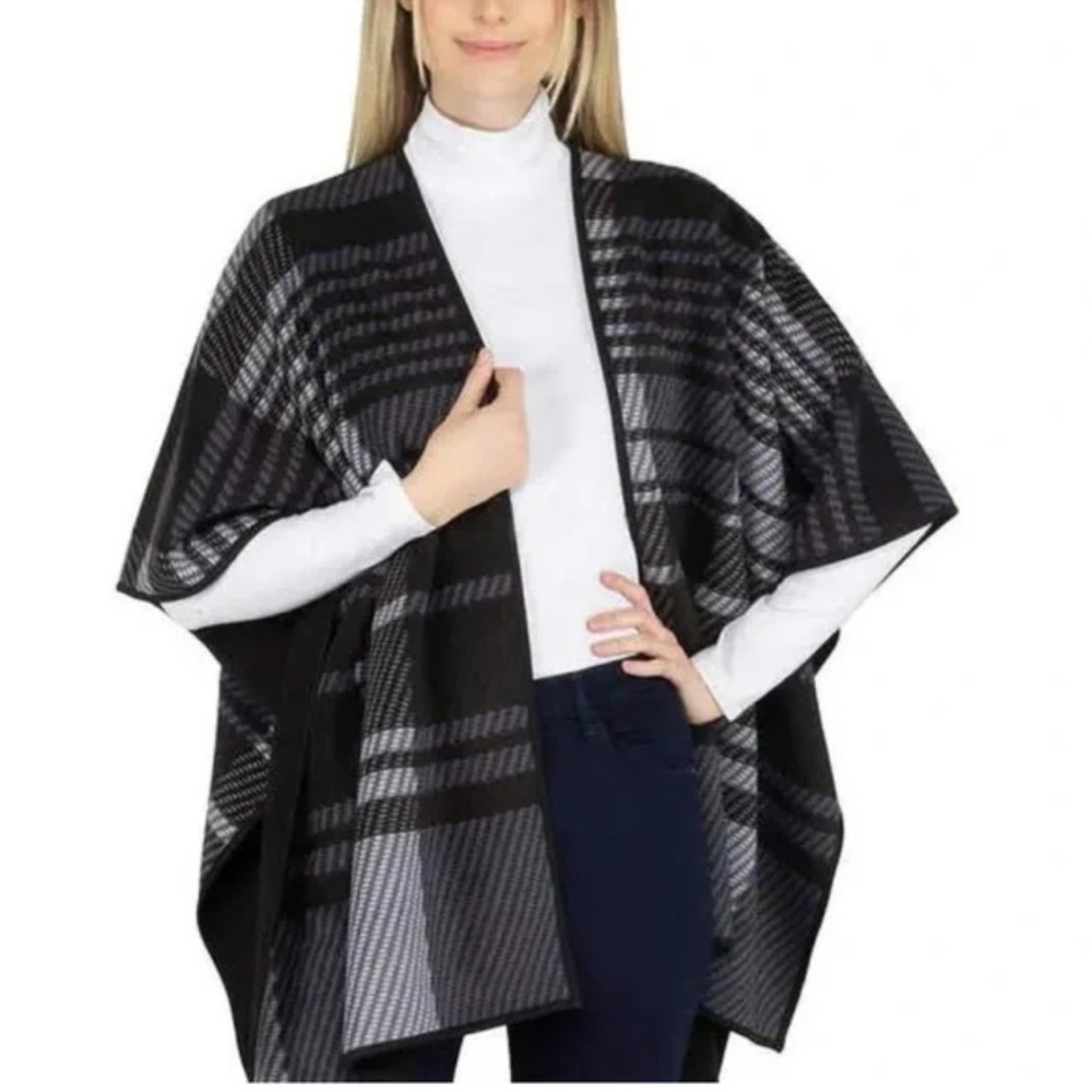 IKE Behar 🆕 Reversible Wrap With High Pile Fleece Color Block & Solid NWOT O.S.